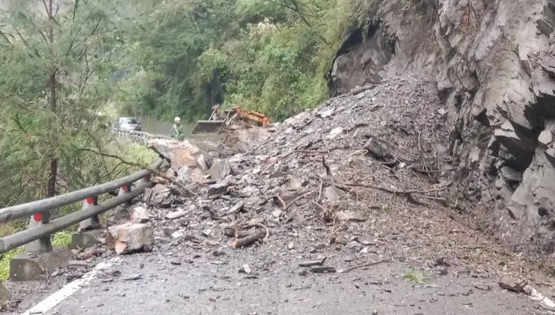 南横公路又坍方！利稻段雙向道路阻斷　高雄往返台東再等2天