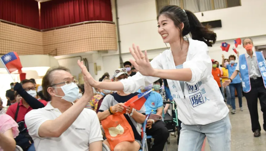 高雄3連霸綠委不妙了？「最美發言人」李明璇見面會現場太震撼