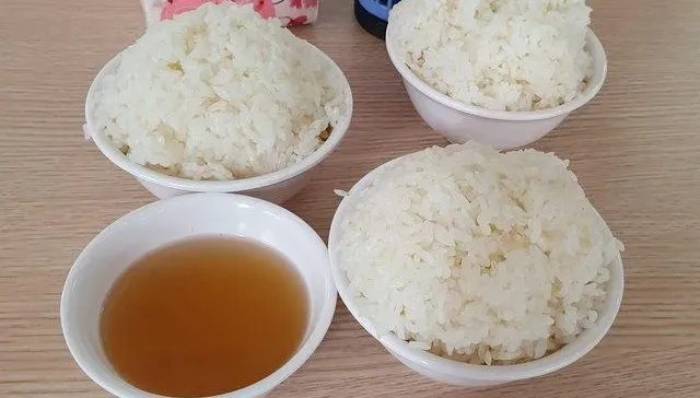 熱炒推「嗑光3碗白飯送炒羊肉」他吃太飽稱：下次不敢了！網虧：馬上通知北科大