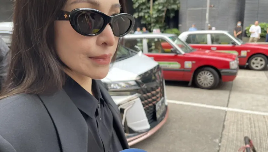 李玟告別式/蕭亞軒來了！沉默不回應快步進場…多名大咖現身追思會