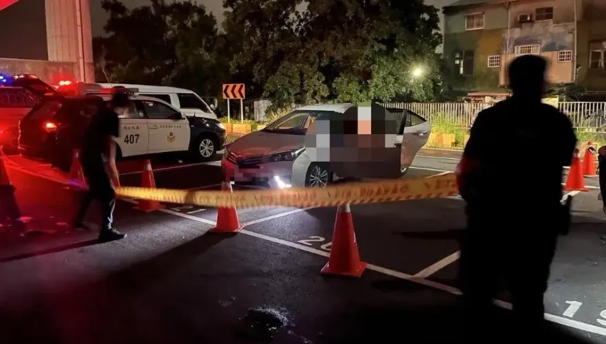 快訊/台南善化驚傳「中彈陳屍車內」命案　25歲男血濺當場案情釐清中