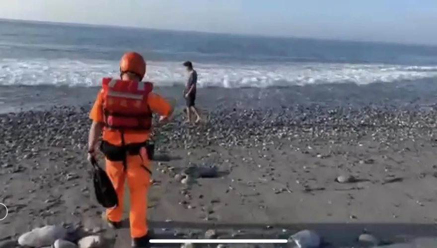 卡努動向/北海岸公告警戒區還有人踏浪、釣魚　勸導不聽可罰25萬