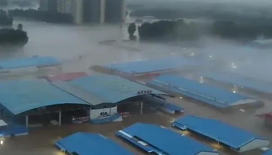 影/「瘋狂傾倒」72小時！河北雨量破1000毫米　「2天下2年份雨」專家曝原因