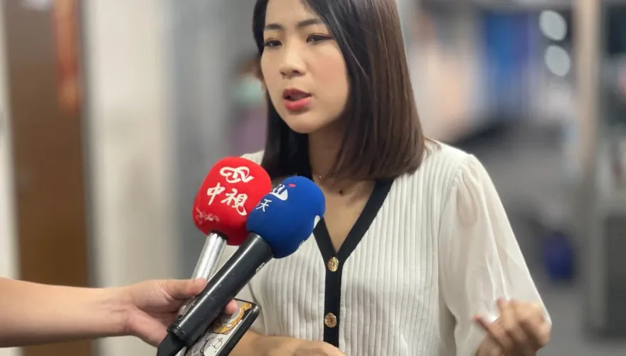 前鎮漁港獲前瞻81億補助　徐巧芯曝1事實怒轟：民進黨最雙標