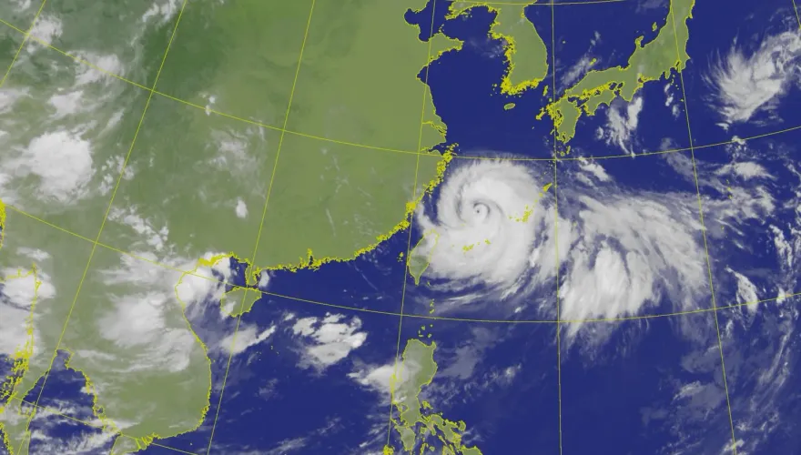 卡努動向/暴風圈罩好大！「8地區」有機會放颱風假　山區「整坨紫爆」防大雨狂炸