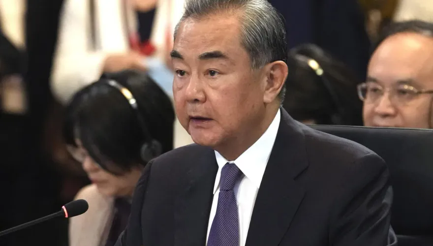 中菲仁愛礁主權爭議表態　王毅批美：唯恐南海不亂