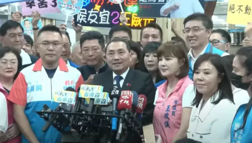 侯友宜返台藍雙北小雞齊接機　前藍委曝背後特殊意義