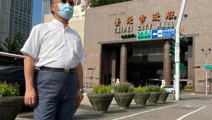 「坤爸」更新臉書！前北市副市長蔡炳坤腦出血術後首PO　上千網友按讚祝福