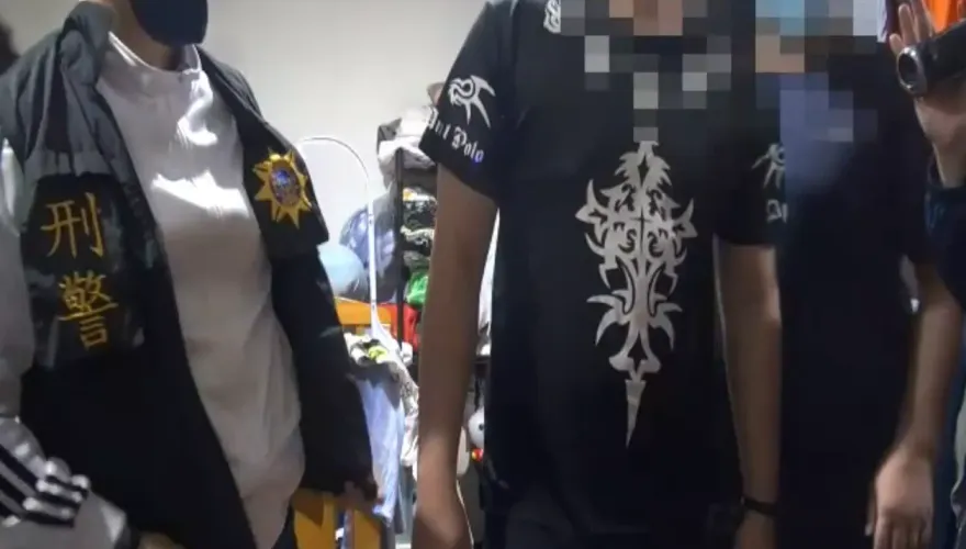 影/慘痛代價曝光！囂張嫌犯炫試槍PO網　影片難逃鷹眼查緝