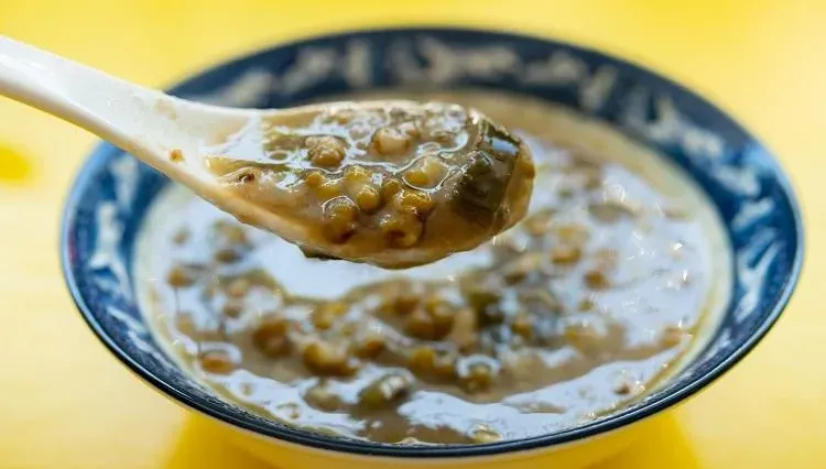 綠豆湯消暑、消水腫改善疲勞！ 5種人小心吃「飲用前2疏忽」恐中毒、腹瀉