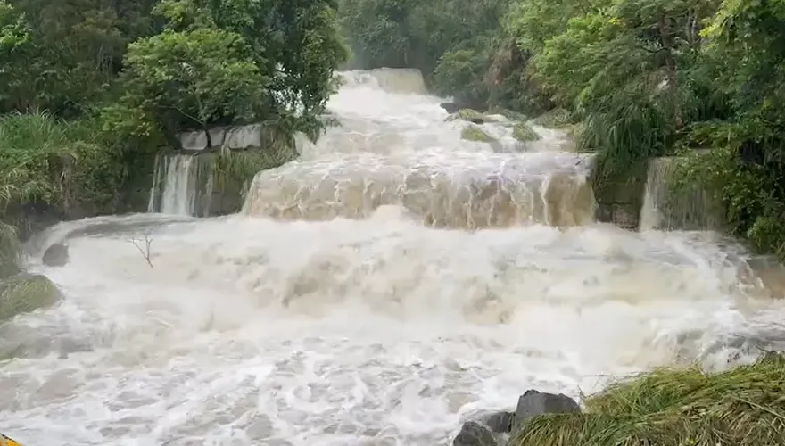 影/暴雨狂沖阿里山！阿里山林鐵4日全線停駛　雨量下破230毫米