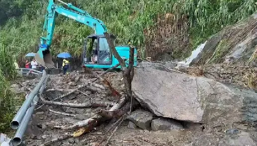 卡努災情/大雨狂灌嘉義！圓潭生態園溪水暴漲　達邦公路27k處緊急搶修中