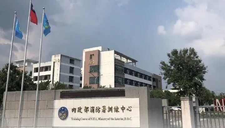 實施「人體蜈蚣」害學員脊髓受損！失冷熱知覺、無法跑跳　消防署被判國賠496萬