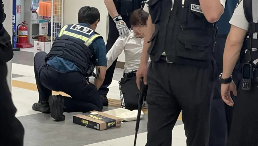 模仿犯現身？韓男持雙刀闖江南巴士轉運站　遭警方當場逮捕