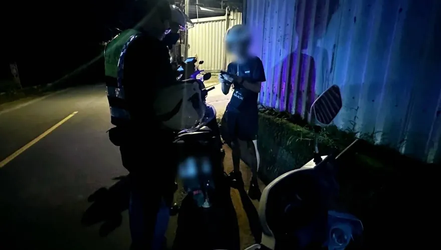 影/颱風夜驚魂記！台中男大生看Google導航卡山溝　警徒步1hr救援