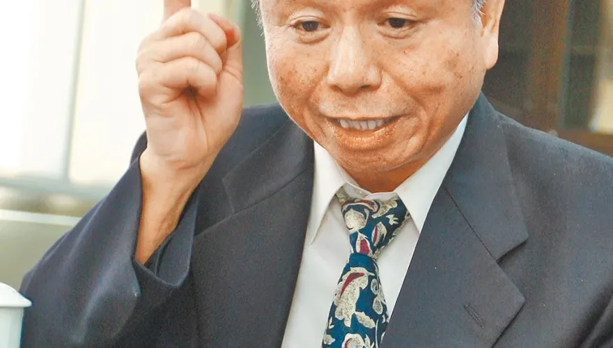 前衛生署長楊志良痛批：新冠病毒流感化不應再強推施打   根本以疫謀財、謀命