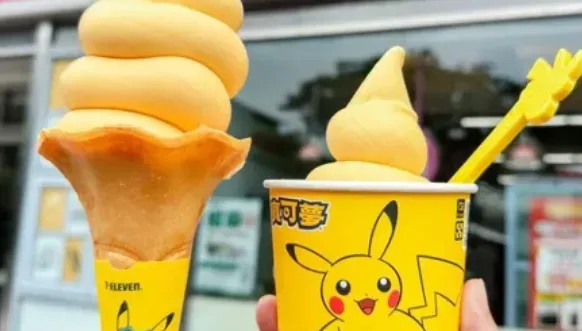 快來吃冰囉！超商推皮卡丘限定口味霜淇淋　義美祭出草莓聖代PK