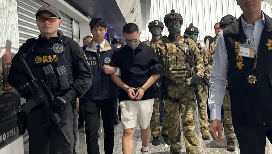 快訊/88會館郭哲敏押解返台檢方連夜訊畢　深夜聲請羈押禁見