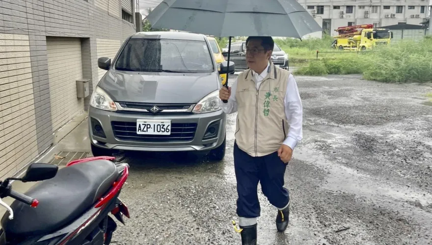 雨炸台南「比颱風誇張」！網怒還不停班停課　黃偉哲無奈回應了