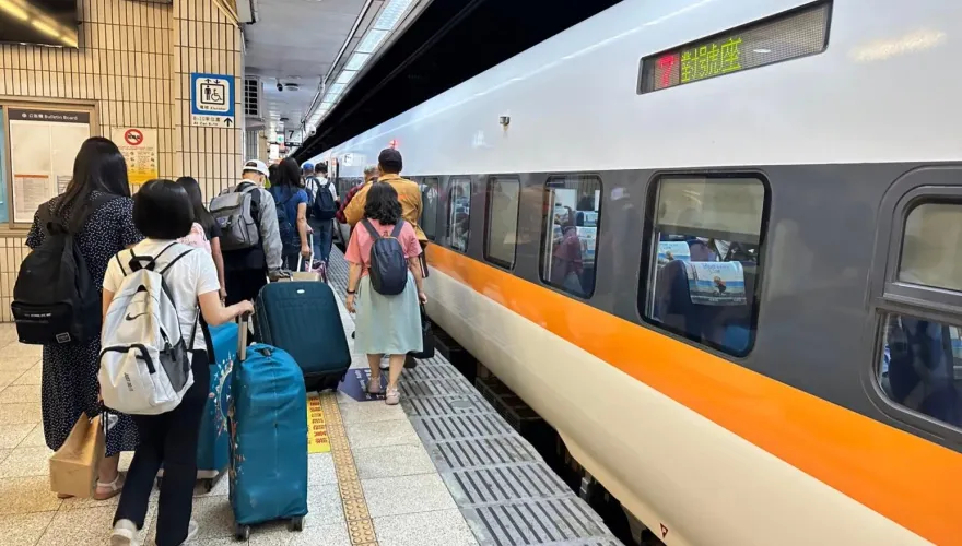 小犬颱風/台鐵「部分車次」停駛！10/4國內「海陸空」交通異動一次看