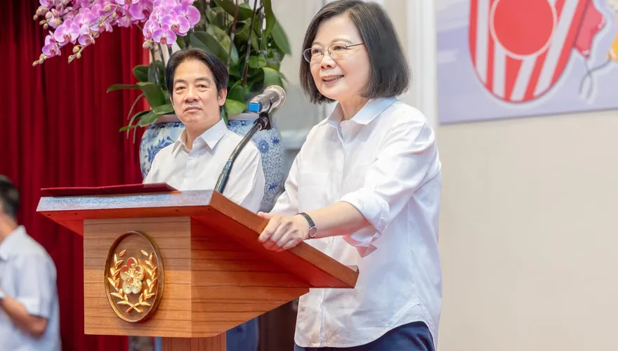人口變少、政府規模卻不斷增加、還有「太上委員會」 　前內政部長示警了！
