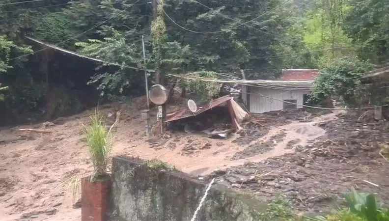 快訊/雨毀校園路難行！南投仁愛鄉8/13停止上課、正常上班
