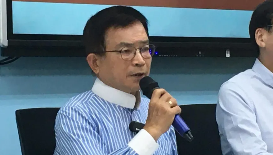 陳明通出席退休茶會還受獎　賴士葆：台大校長做得憋屈