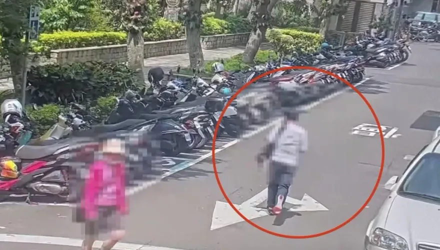 影/黑吃黑！詐團車手得手百萬現金　同夥窩裡反搶走警逮8人