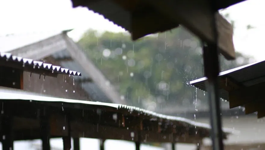 快訊/低壓帶挾雨彈轟炸！6縣市急發豪雨特報　新北、桃園6區淹水警戒