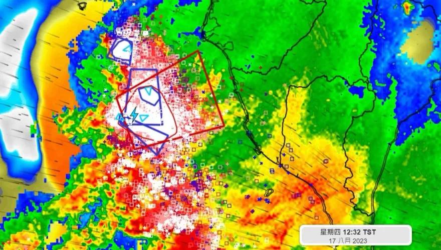 南北注意了！台南、高雄雷雨胞盤整中　雙北大雷雨開炸持續1.5小時
