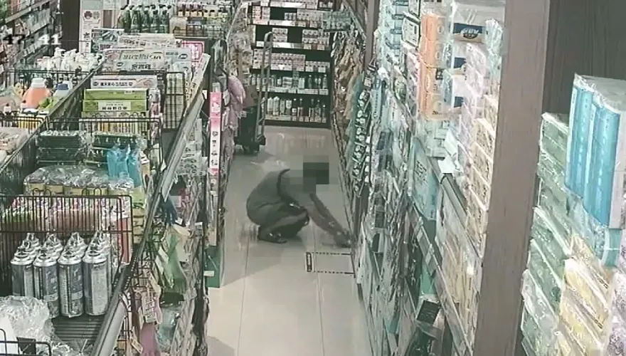 影/有這麼愛喝？高雄男「1小時連偷19瓶高粱」　行竊手法太囂張