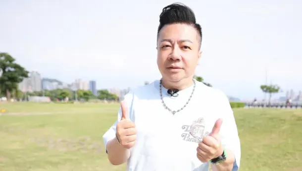 網友公審「路人逼讓路」！意外發現竟是大咖主持人…情況秒反轉被打臉