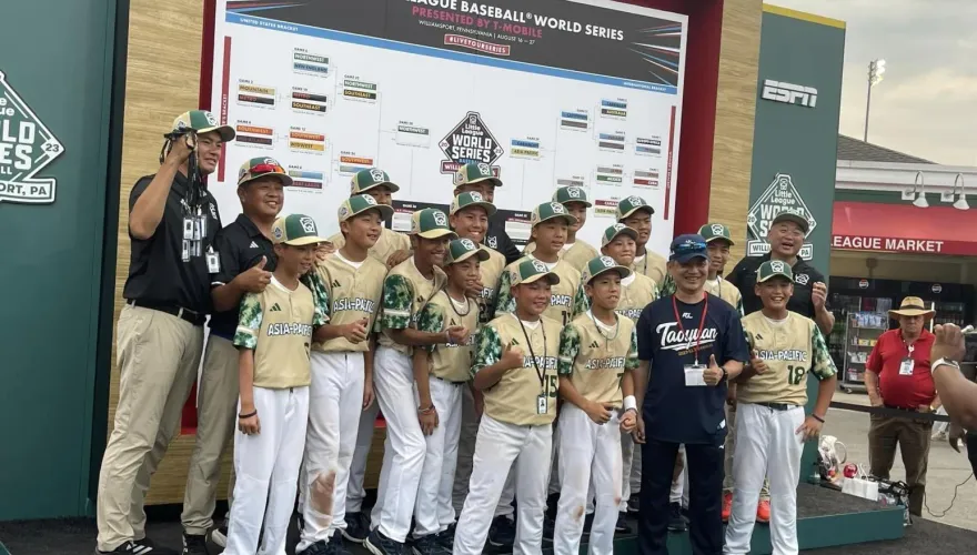 台灣「少棒二刀流」太猛！范宸竣領軍16年來首勝日本　桃園龜山10比0完封扣倒