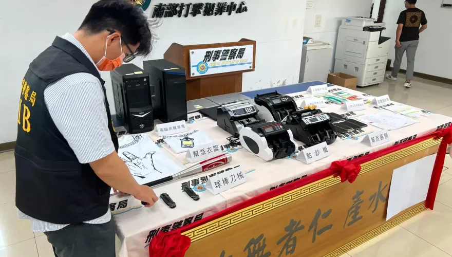 影/南打掃黑大快人心！竹聯幫南北2堂口逮34嫌　詐騙洗錢樣樣來