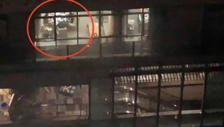 影/商場瓦斯氣爆玻璃碎滿地…樓上「淡定搓麻將」　店員證實：打完才走