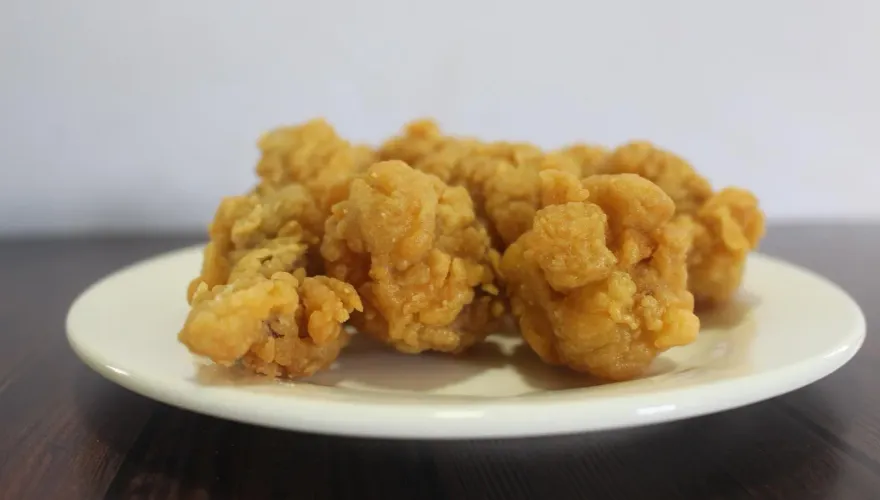 平民小吃鹹酥雞竟有低消？他揪疑點發問　老饕揭真相：不到這金額不划算