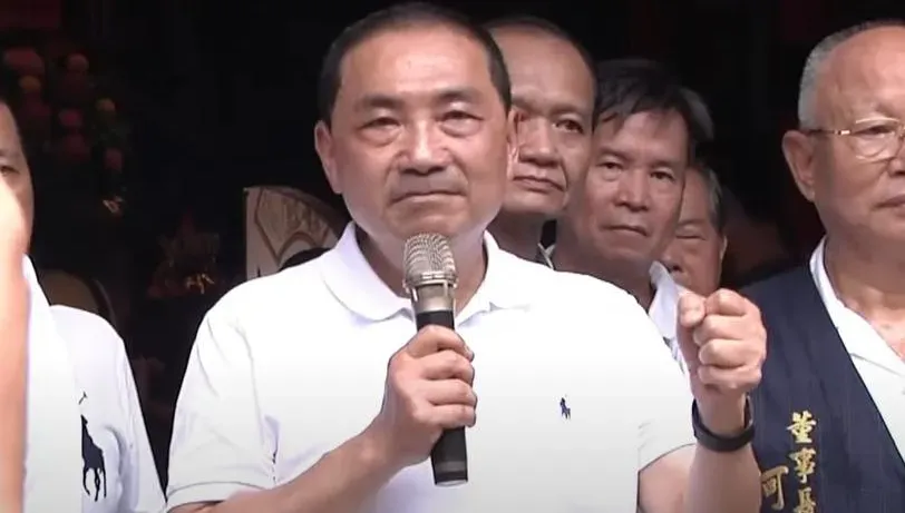 影/侯友宜參拜新港奉天宮「發爐」了！嗆要贏到民進黨「面子掃地」