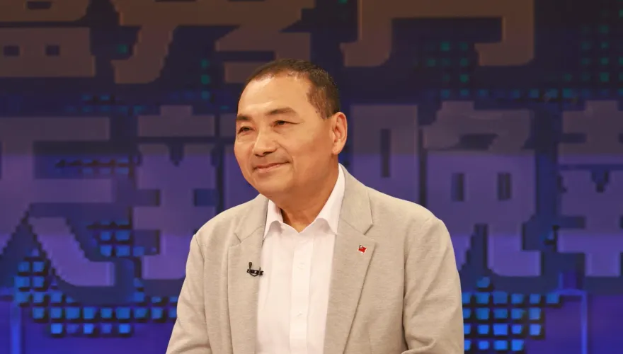 郭台銘被起底講「空話」歷史　粉專開酸無信無義：郭必叛盟