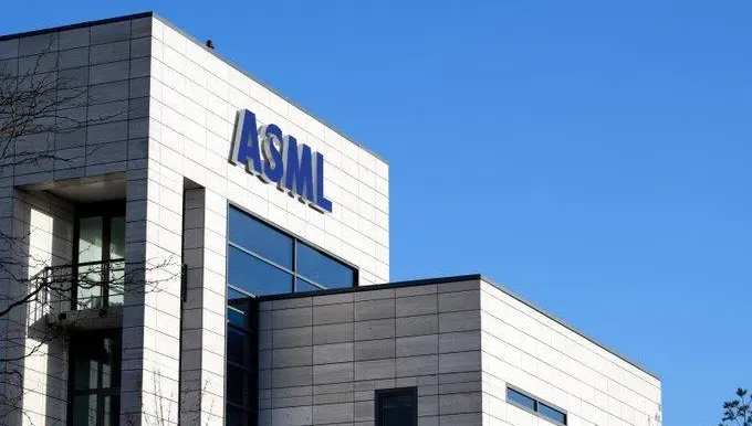 陸晶片企業搶購曝光機 荷蘭ASML進口數量激增