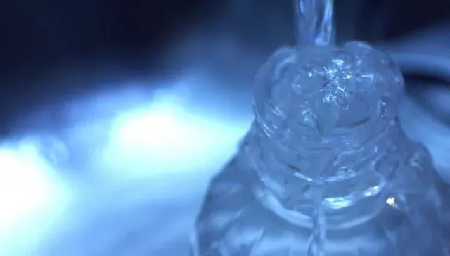 飲水機水超髒！專家曝「飲水機2年未清洗」細菌量竟「超標16倍」