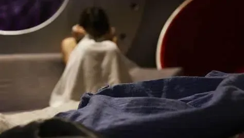 「色」影師下藥侵犯還想後面來　20歲女網友怒告！判10年定讞