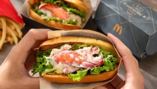 史上最貴漢堡！麥當勞新品「螯龍蝦堡」限量登場　人氣甜點「香芋派」同步回歸