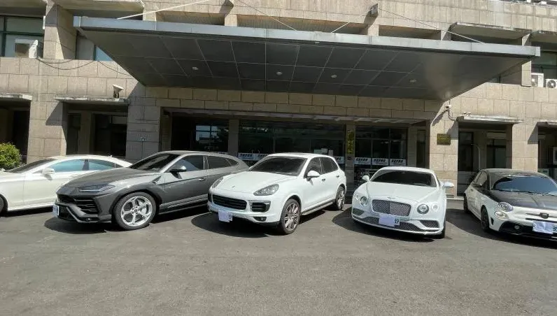 李董住豪宅開名車「11年吸金249億」！偽裝外資騙投資　上千人受害