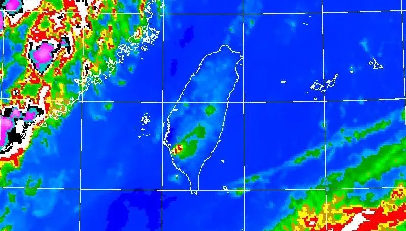 快訊/南台灣上空對流旺盛！高雄地區雨彈炸到入夜