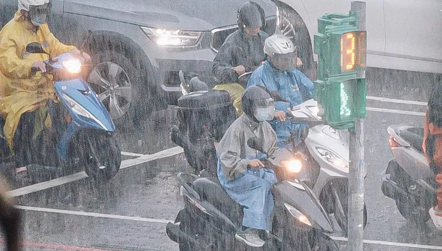 小心午後強降雨！台北市府：在戶外須留意安全