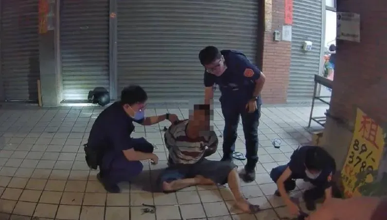 危險駕駛！高雄男連闖紅燈遭攔　員警眼尖識破菸盒藏毒