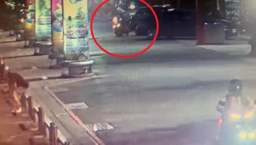 影/酒醉騎共享機車　台北男撞路邊轎車滿身血、酒測值0.75
