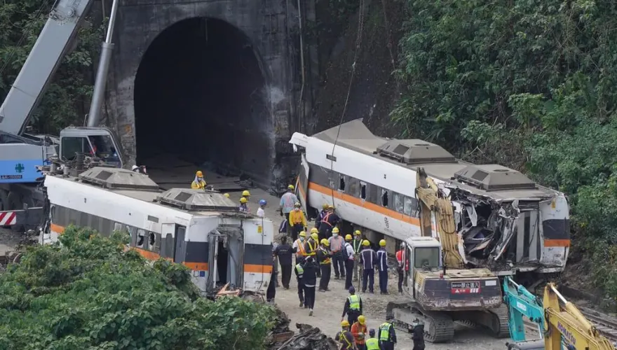 太魯閣號49死意外！出事車廂找到頭蓋骨　台鐵：再細查