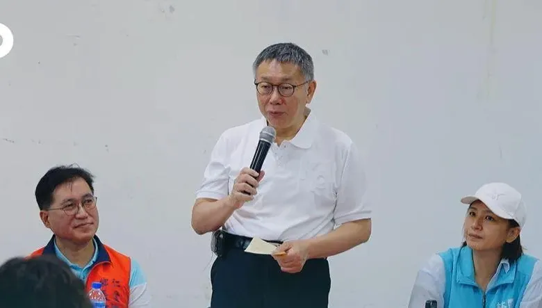 影/柯文哲探視南投颱風災區　居民驚爆：照中央公布防災資訊早就沒命
