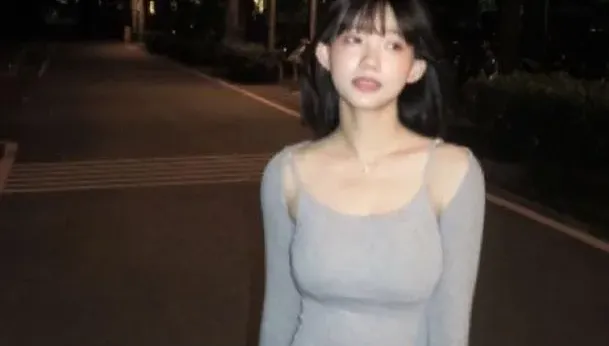 成大妹子「後媽裙」上身！前凸後翹辣翻天　粉絲一夜之間衝破10萬